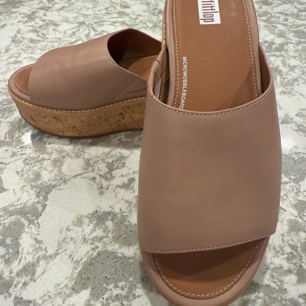 Fitflop Tan/Nude Platform Slide Sandals